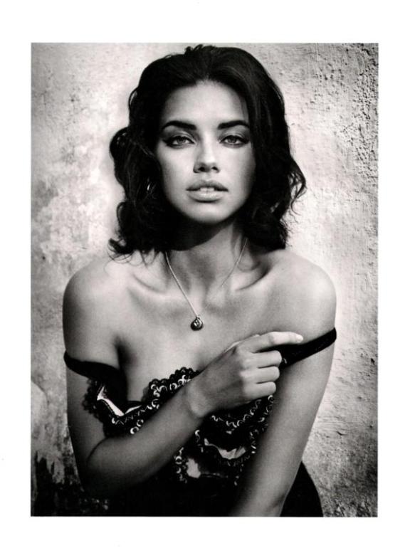 Posted in Editorial Muse Tagged Adriana Lima Black And White 